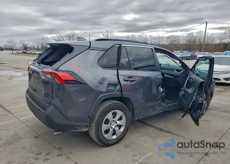 2021 Toyota Rav4 Le z USA, uszkodzony, nr VIN 2T3F1RFV8MW149840